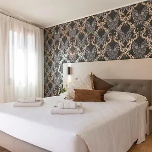 Grifoni Boutique , Venezia Italia
